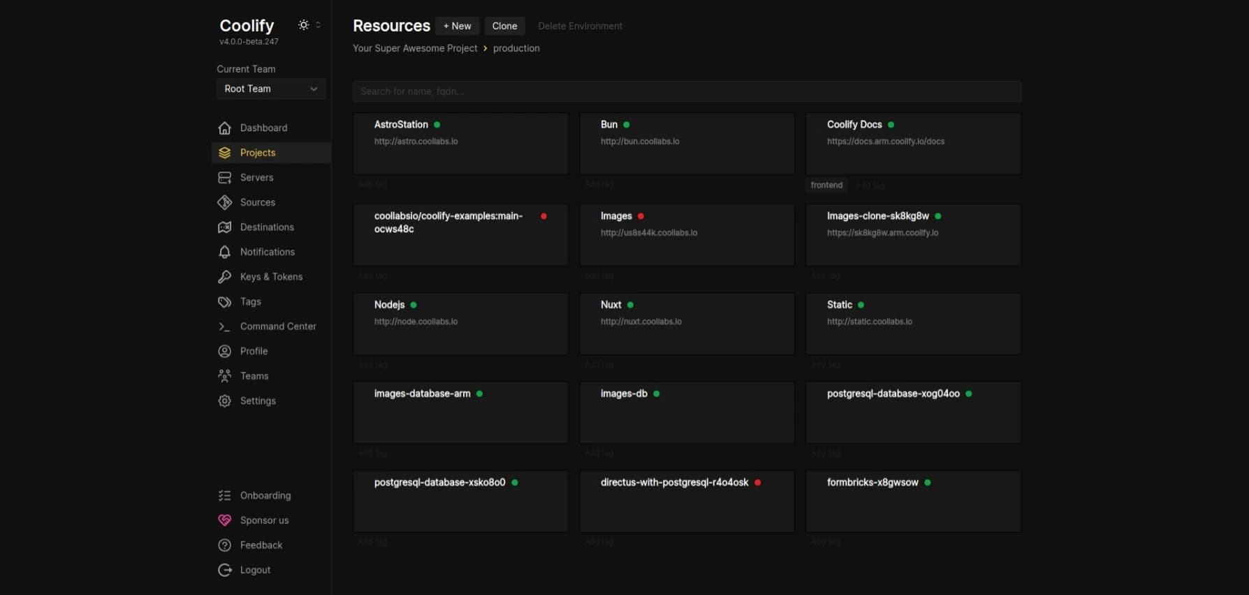 Coolify-Dashboard mit Projekten, Anwendungen und Ressourcen-Übersicht Coolify-Dashboard mit Projekten, Anwendungen und Ressourcen-Übersicht